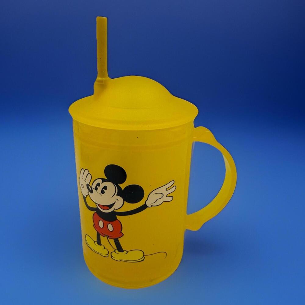 Mickey Mouse-themed Plastic Drinking Cup With a Lid and Straw Walt Disney